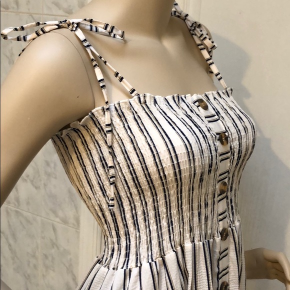 PIN STRIPE Smocked top dress - Picture 7 of 8